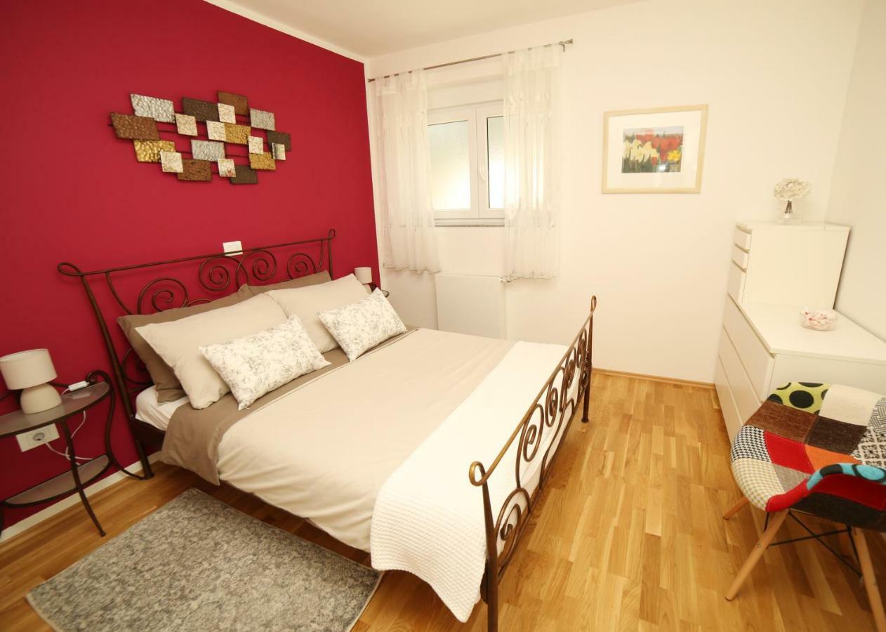 Apartman Nebo Pula Buitenkant foto