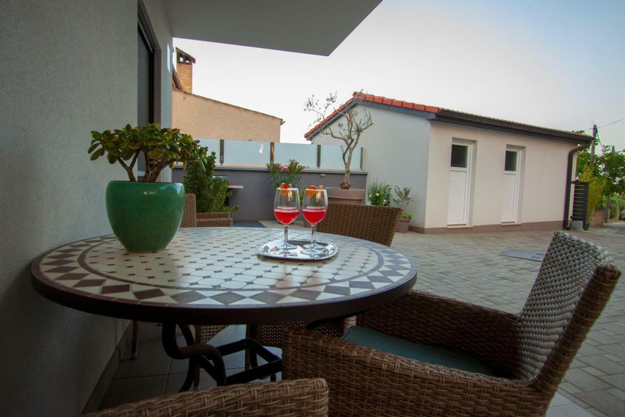 Apartman Nebo Pula Buitenkant foto
