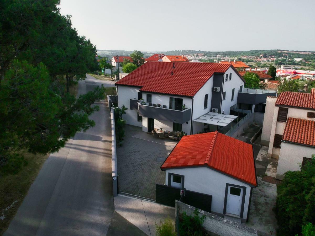 Apartman Nebo Pula Buitenkant foto
