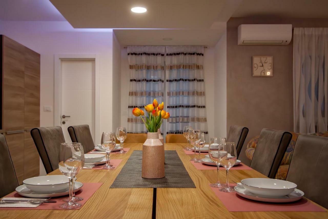 Apartman Nebo Pula Buitenkant foto