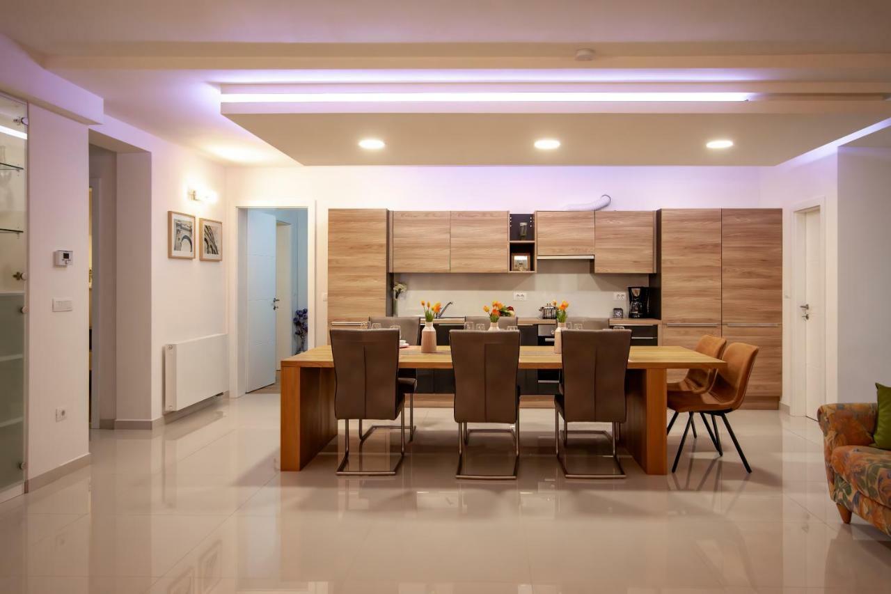 Apartman Nebo Pula Buitenkant foto